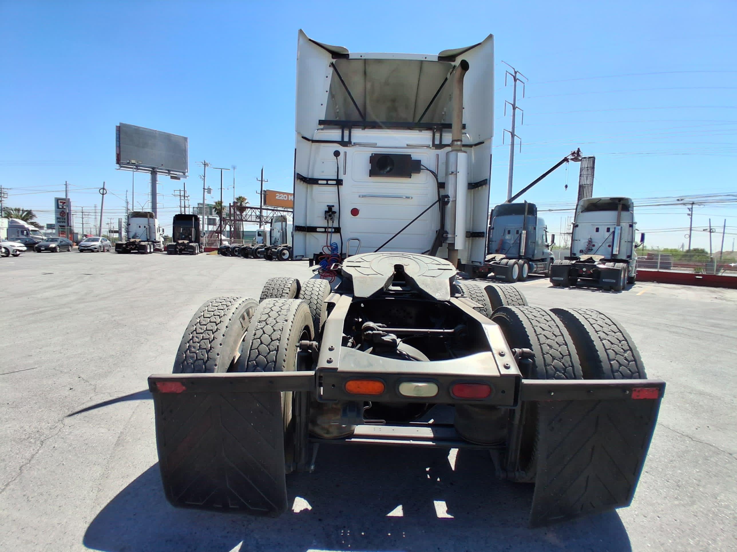 Volvo VNL  T64